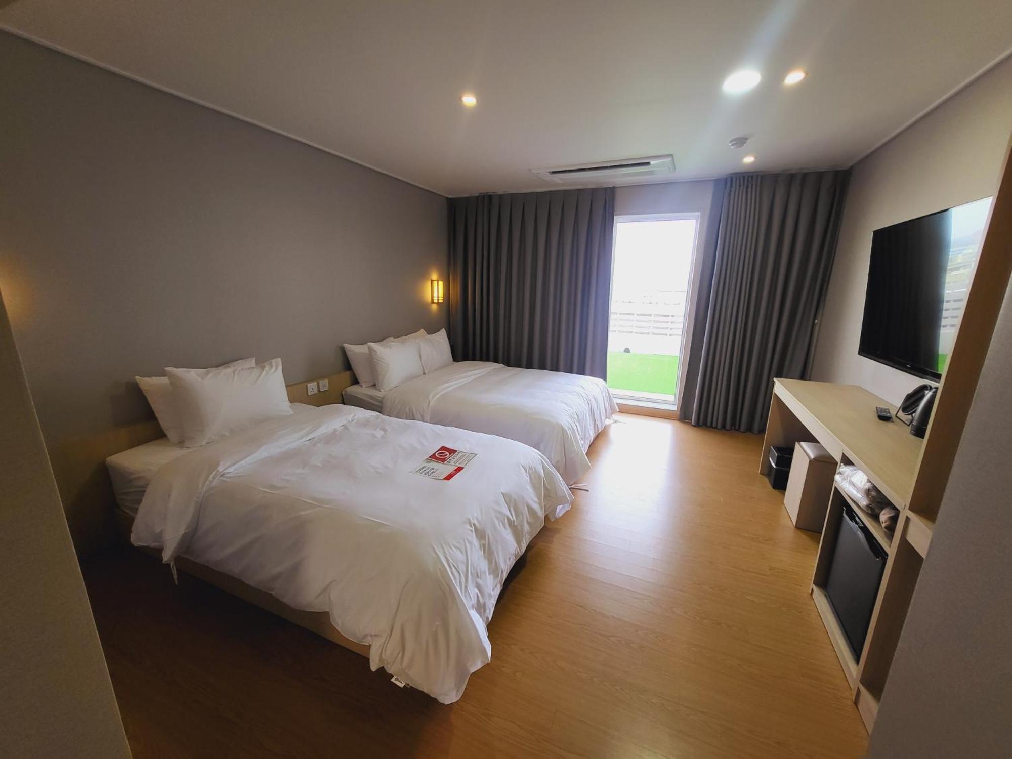 Hotel Razab ポハン エクステリア 写真